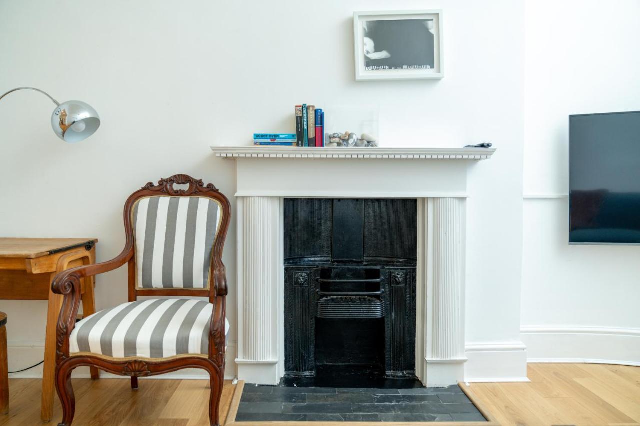 Sleek Flat With Communal Courtyard London Bagian luar foto