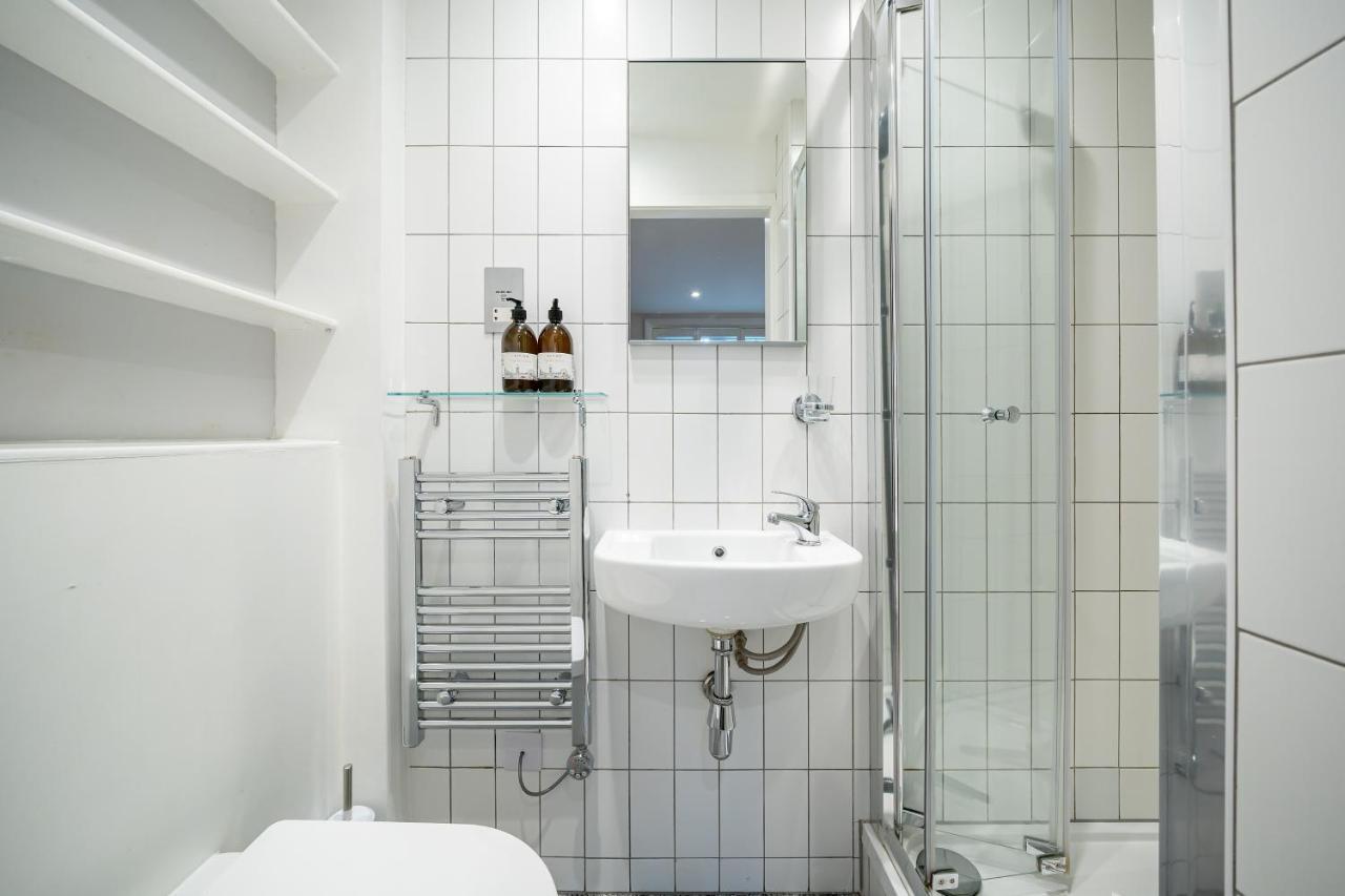 Sleek Flat With Communal Courtyard London Bagian luar foto